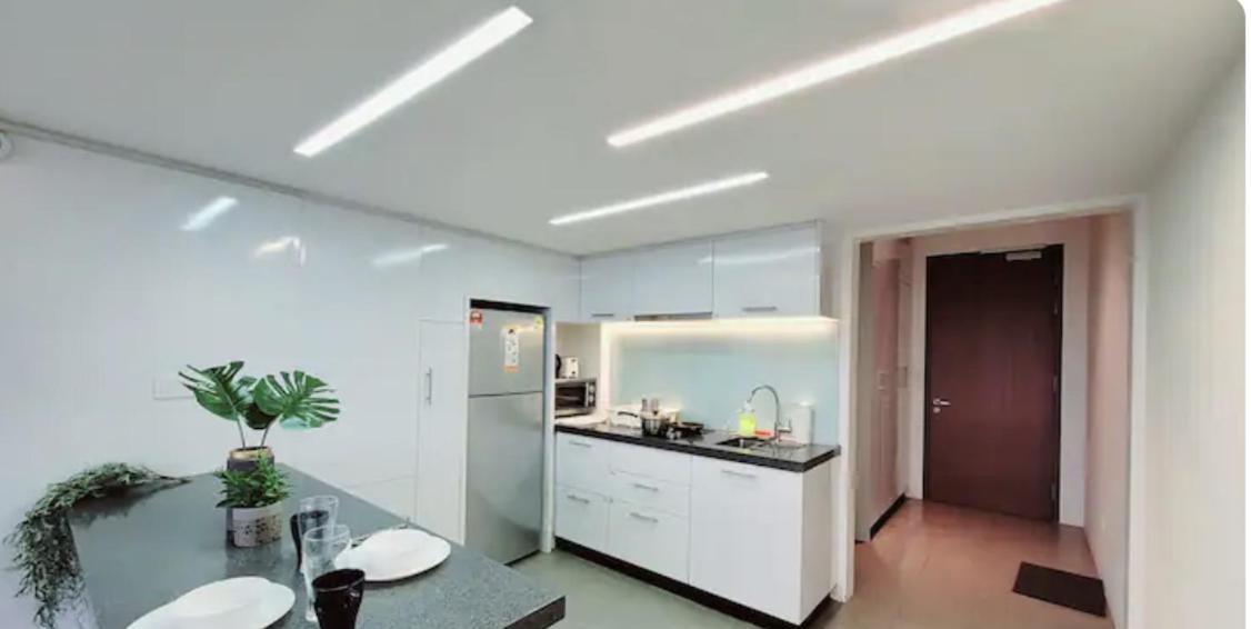 Establishment Bangsar By Sleepy Bear Aparthotel Kuala Lumpur Bagian luar foto